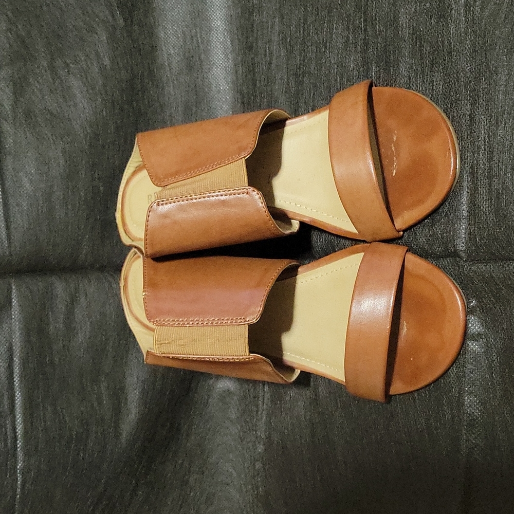 Kenneth Cole Clogs - Picture 4 of 5